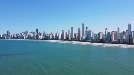 Bereich-Rechts-Von-Balneario-Camboriu,-Brasilien