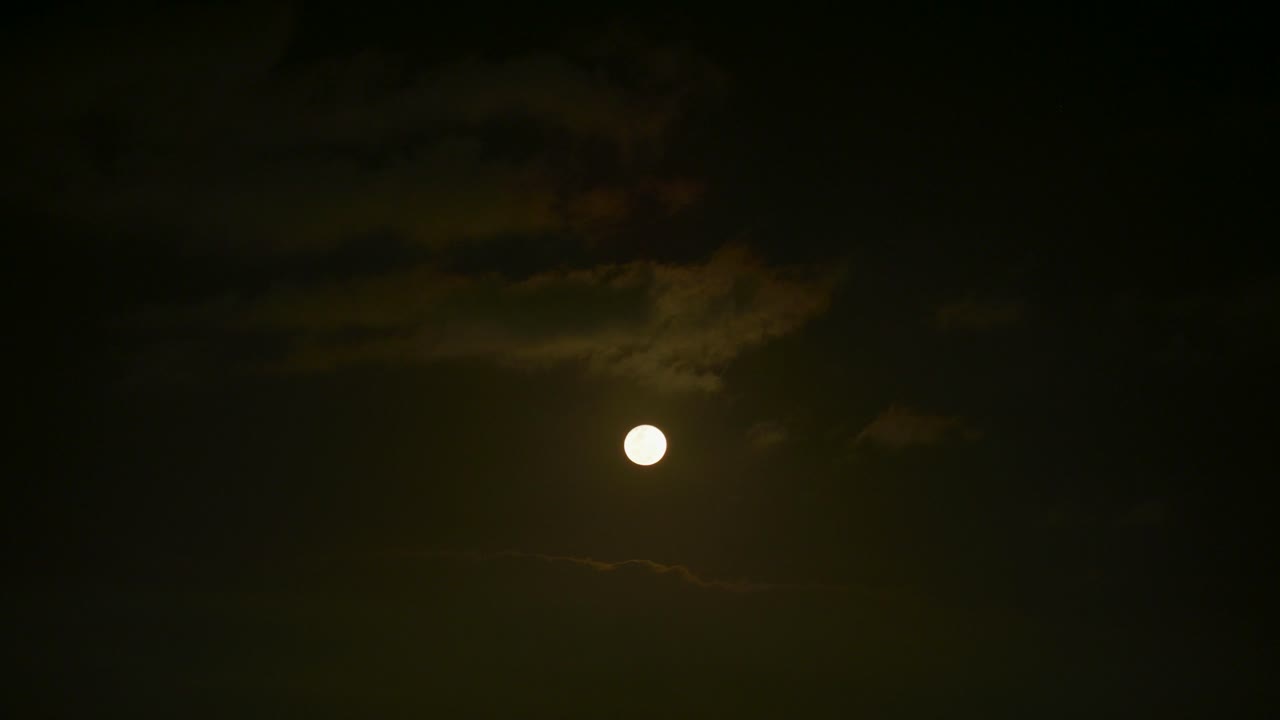 Full Moon Clouds Passing By, Time Lapse 4K