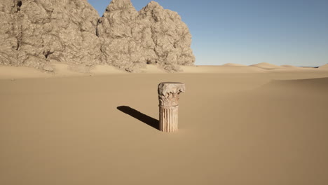 pilar antiguo en el desierto