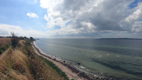 Strandhügel-Am-Horizont