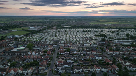 Skegness:-Ein-Sommerurlaubsziel-Mit-Atemberaubenden-Stränden-Und-Freundlichen-Einheimischen,-Festgehalten-In-Einer-Sonnenuntergangsszene