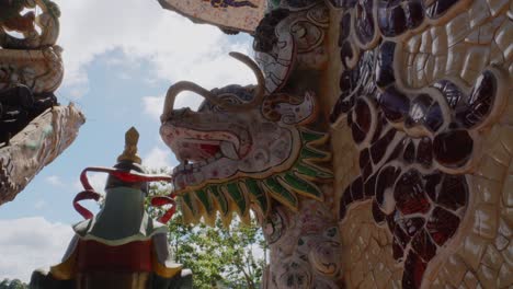 Bunte-Mosaikdrachenbilder-In-Der-Linh-Phuoc-Pagode-In-Da-Lat,-Vietnam