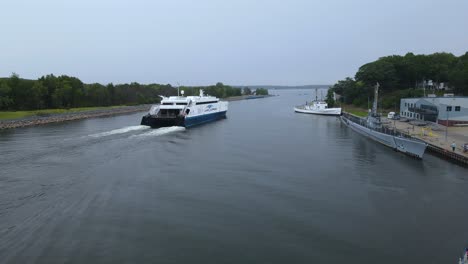 Pushing-and-Follow-motion-capturing-the-Lake-Express