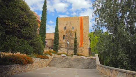 Old-Building-Tower-At-Circ-Romà-In-Tarragona,-Spain---wide-shot