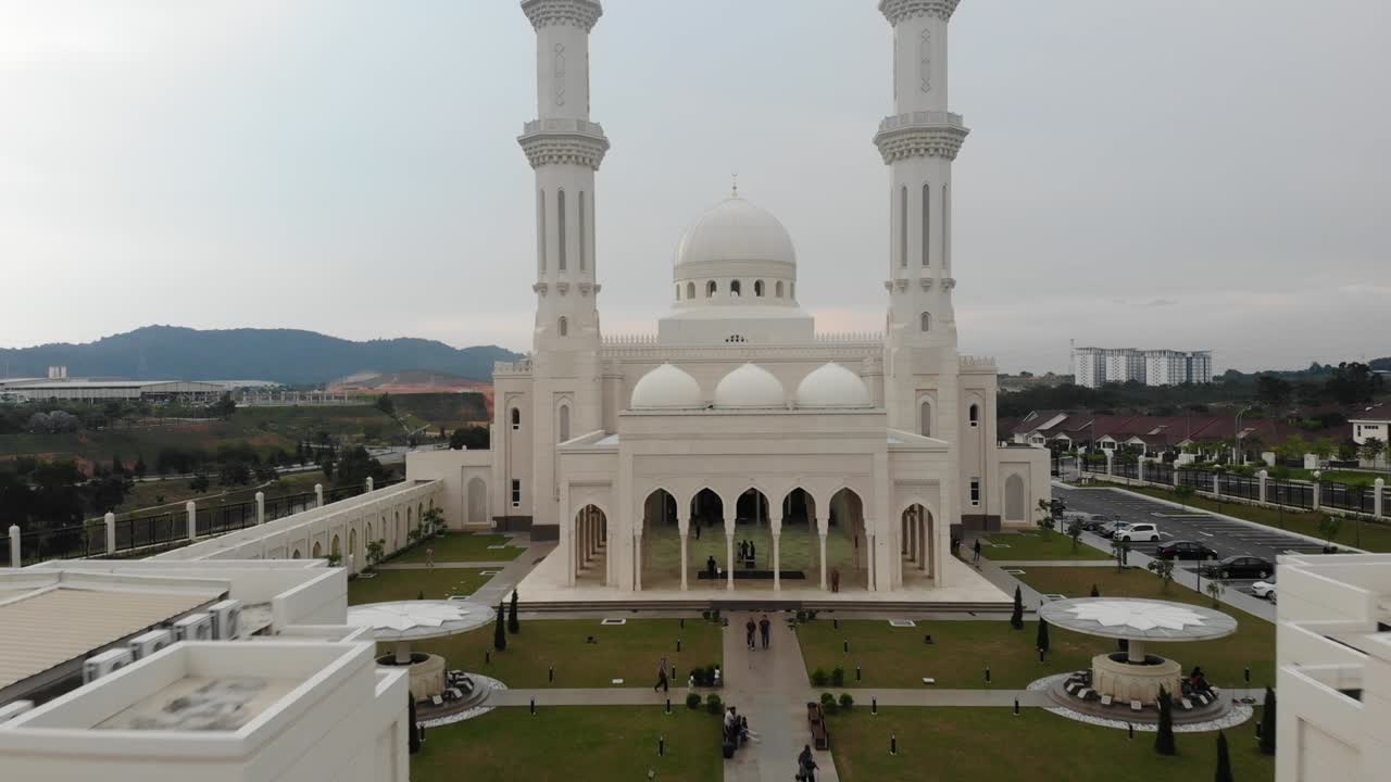 vista aérea da mesquita sri sendayan