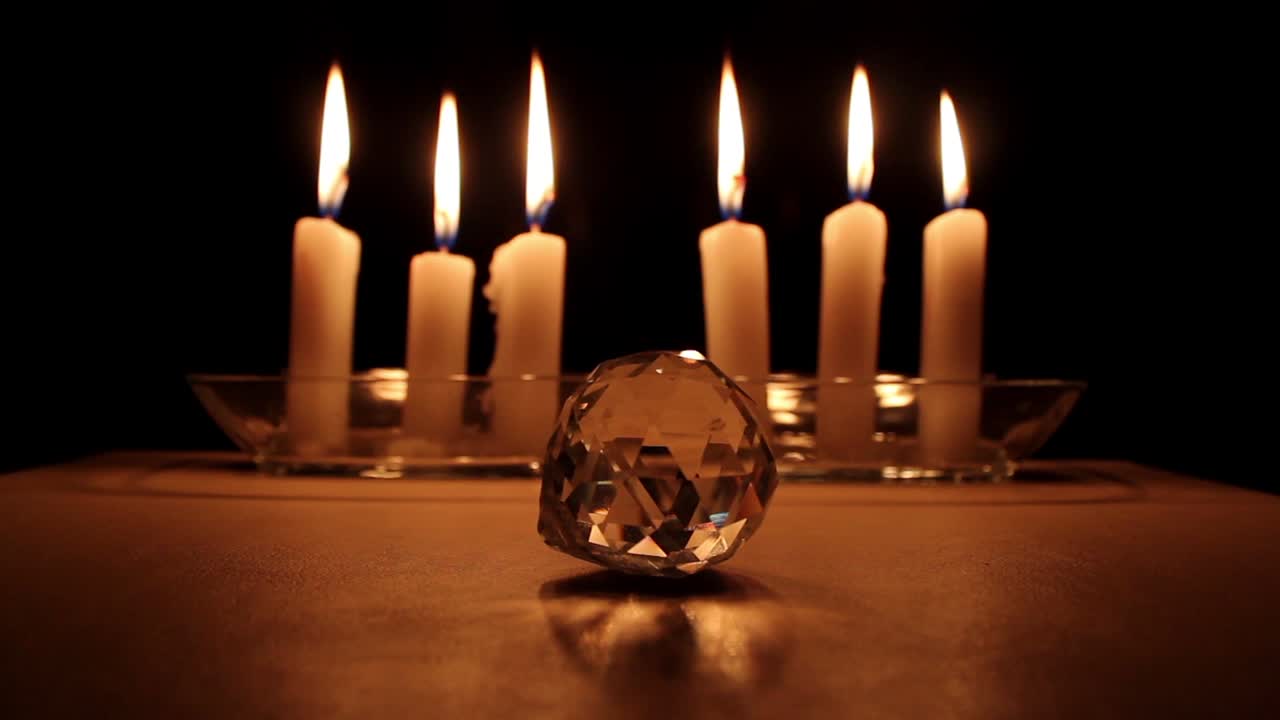 las velas místicas que queman la oscuridad 2