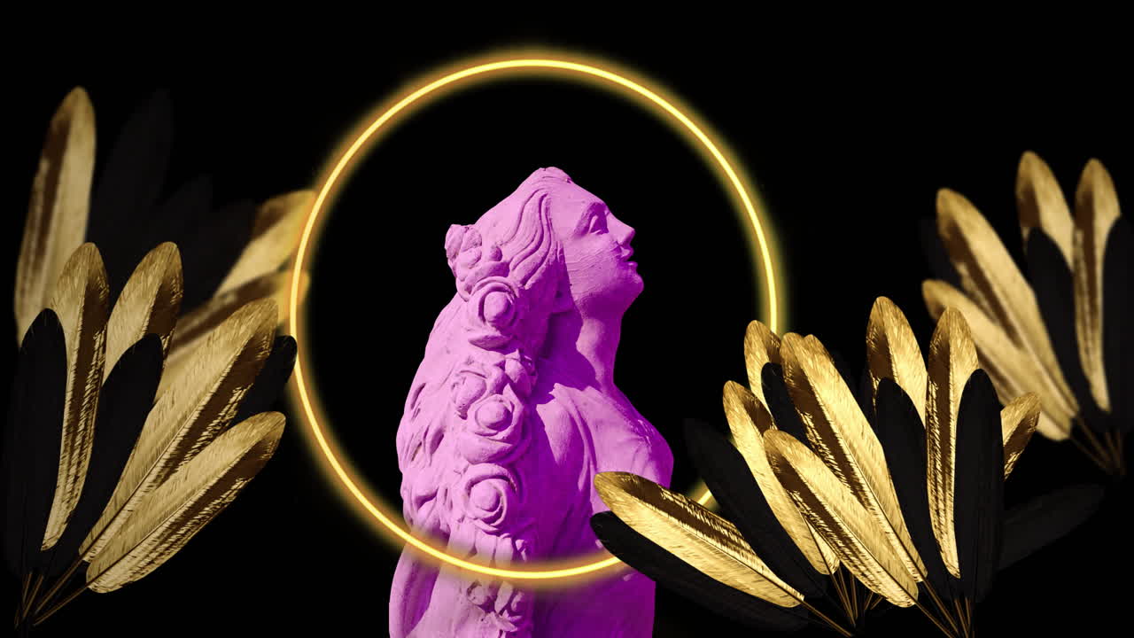 Animazione di Scultura Grigia di Donna su Forme e Piante