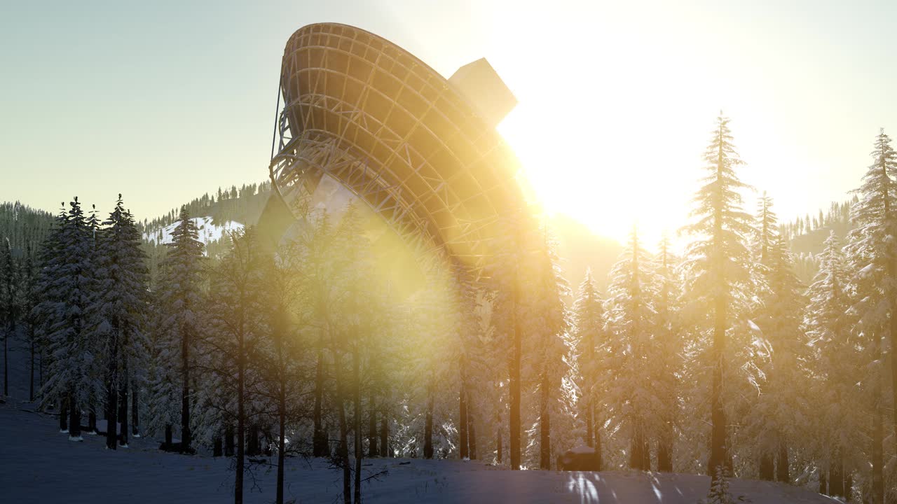 해가 지는 날 숲 속 에 있는 천문대 라디오 망원경