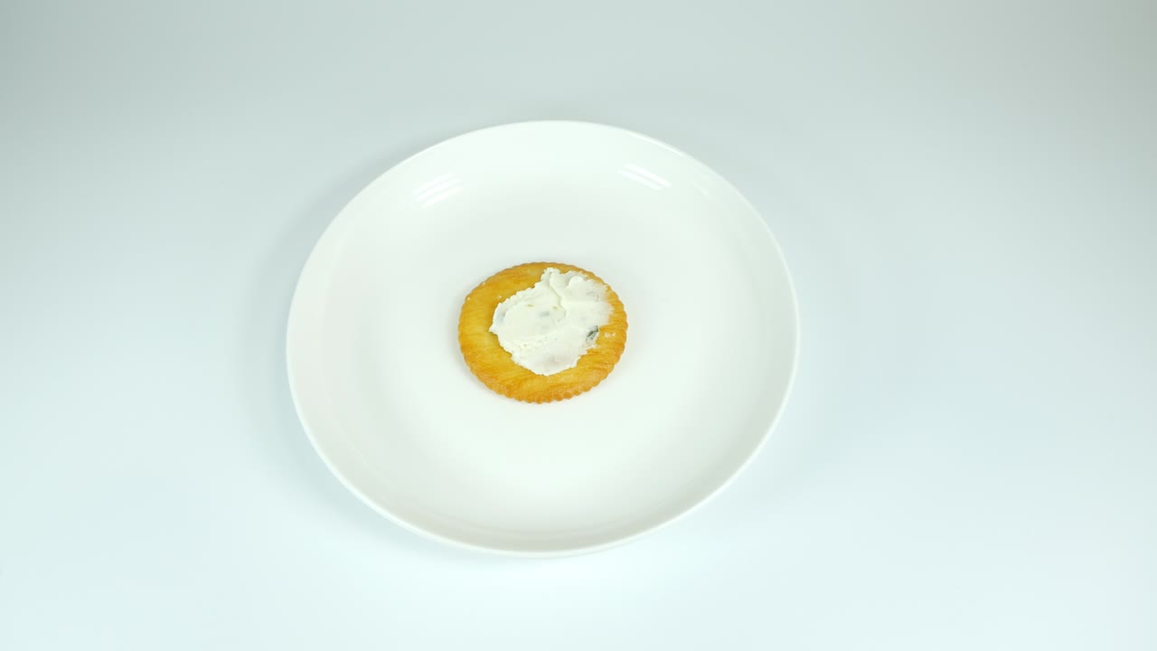 galletas redondas con queso de hierbas