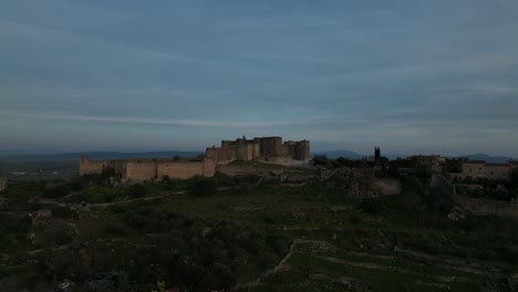 Atemlose-Alte-Stadt-Im-Tiefen-Spanien,-Die-Teil-Der-Unesco-kulturerbeliste-Ist