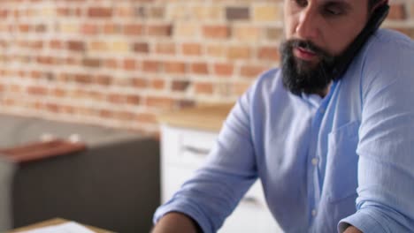 Close-up-video-of-man-working-in-the-kitchen