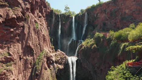 Amplia-Vista-Frontal-De-La-Cascada-En-Ozoud,-Marruecos.