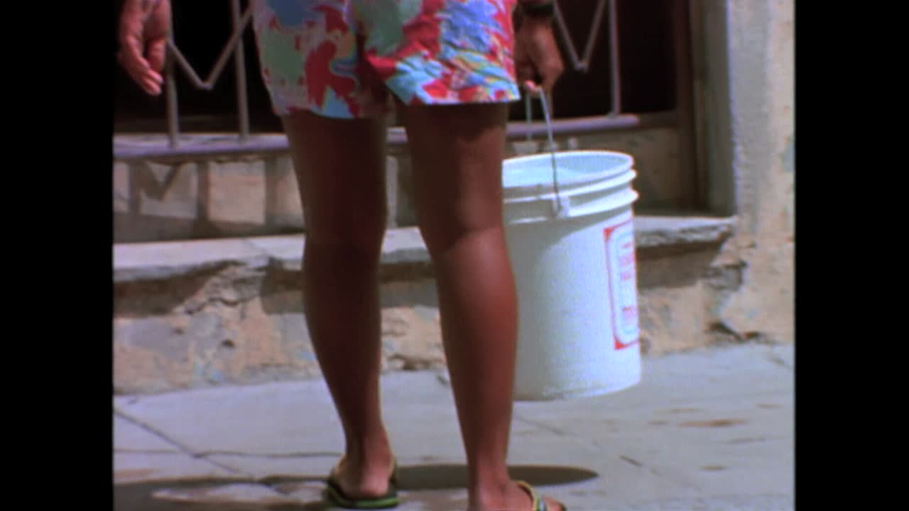 Diverse scene di strada all'Avana, Cuba, negli anni '80.