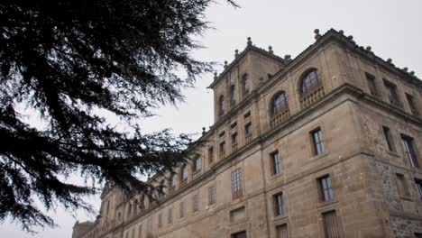 Facade-Of-The-School-Nuestra-Señora-De-La-Antigua-In-Monforte-De-Lemos,-Lugo,-Galicia-In-Spain