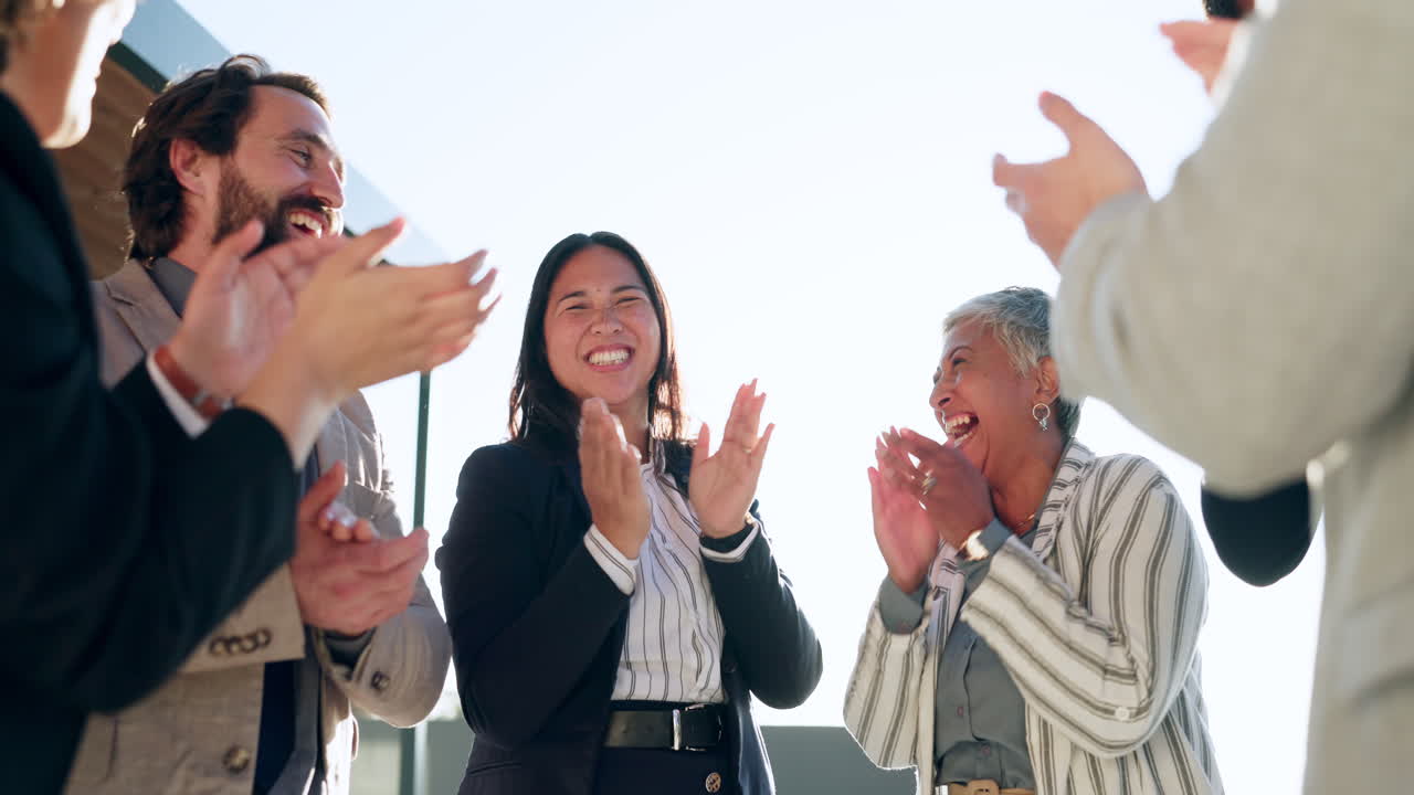 협업, 미소와 박수와 함께 비즈니스