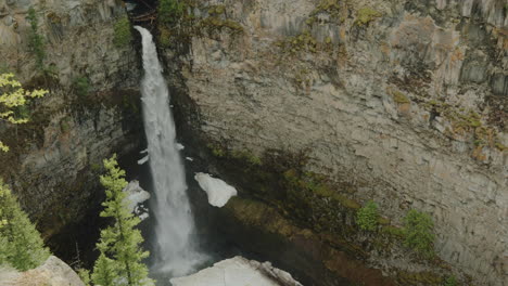 Cámara-Lenta-De-Las-Cataratas-Spahat