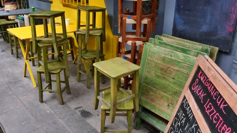 outdoor cafe furniture