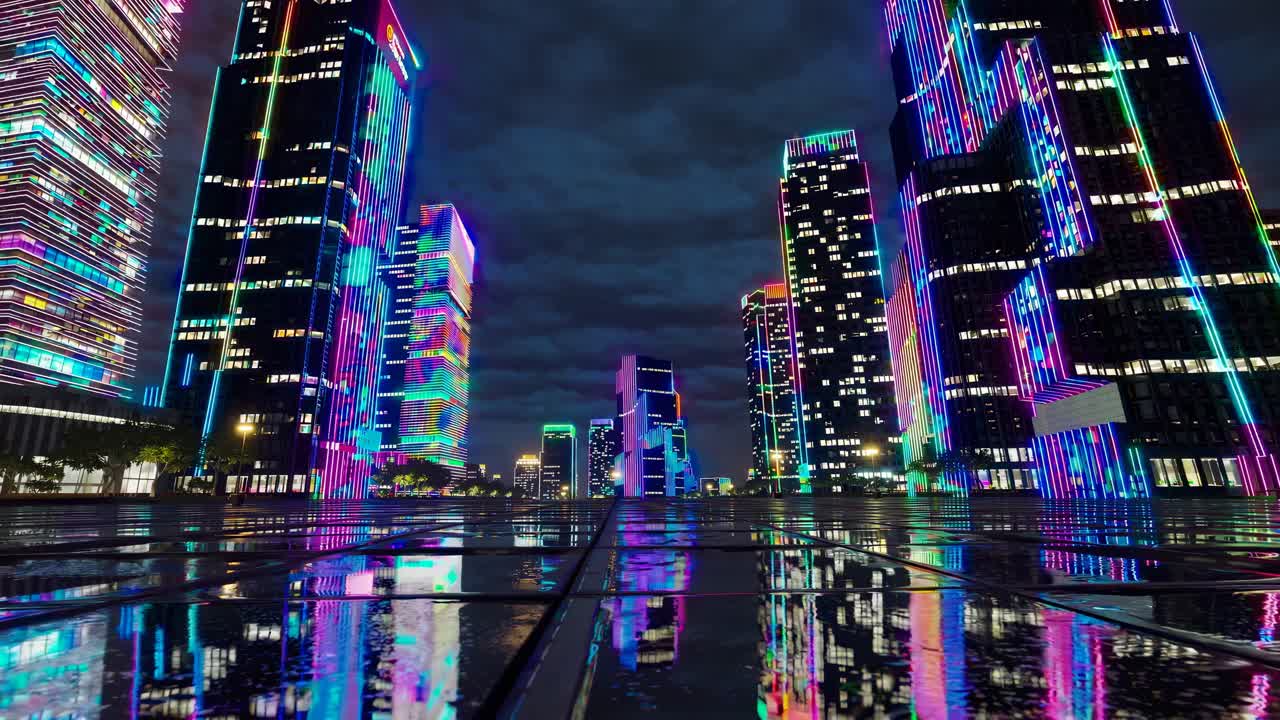 Paisagem urbana futurística com arranha-céus iluminados por neon à noite