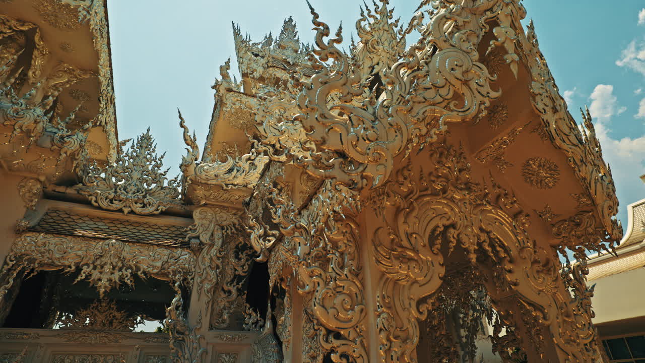 Wat Rong Khun (White Temple) in Chiang Rai, Thailand
