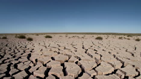 tierra agrietada seca