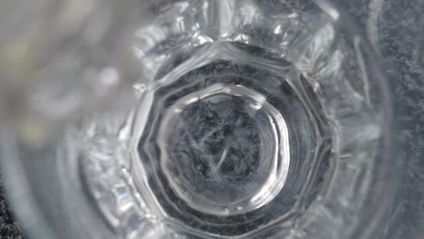 primer plano de un vaso de agua