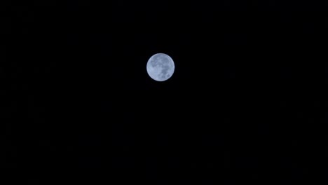 Night-view-the-moon-moves-across-the-night