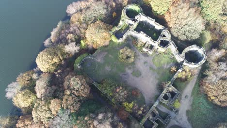 Réplica-Del-Castillo-Abandonado-De-Liverpool-Ruinas-En-Otoño-Rivington-Woodland-Naturaleza-Hito-Aéreo-Vista-Descendente-De-Arriba-Hacia-Abajo