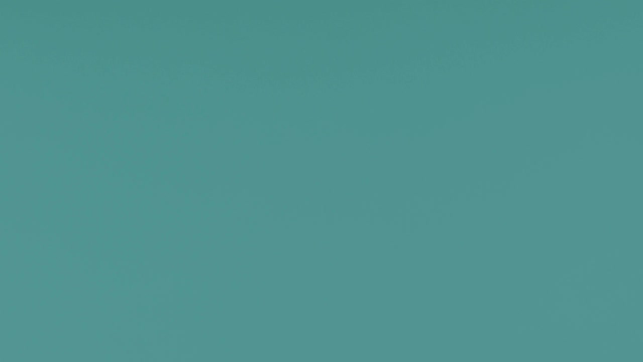 la mano con lechuga fresca