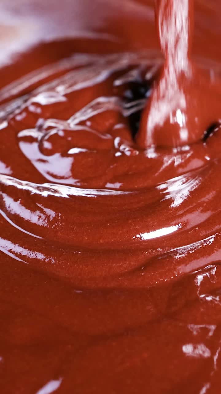Cioccolato mescolato con un cucchiaio
