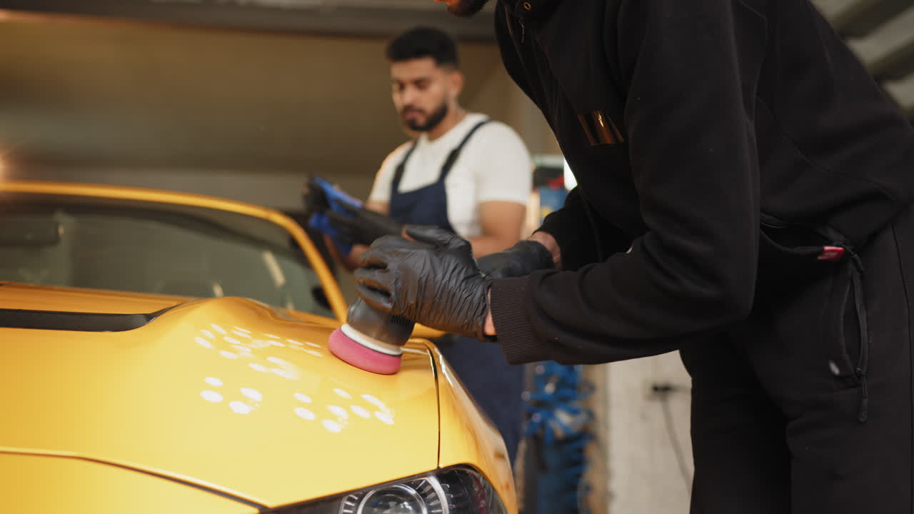 detalles de automóviles en curso