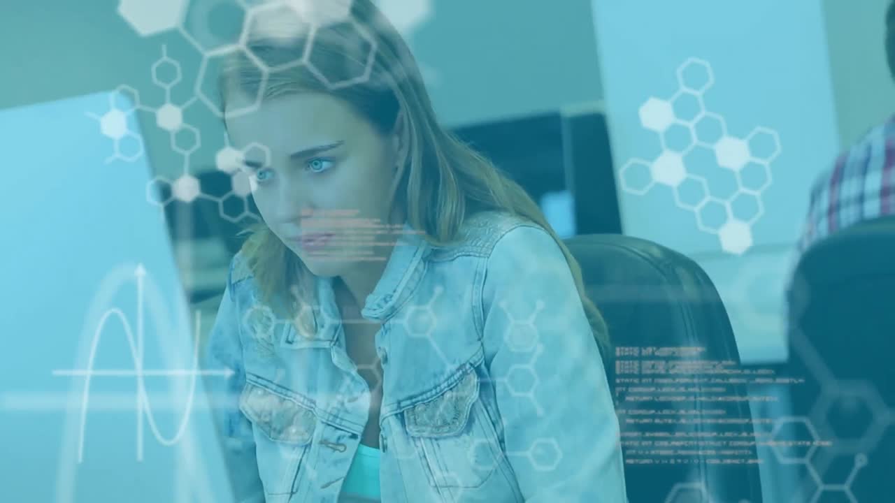 Animazione di elaborazione dati su un gruppo di studenti che usano computer