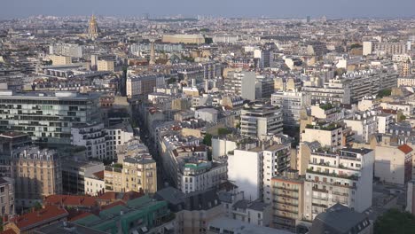 Gute-Aufnahme-Aus-Der-Vogelperspektive-Von-Paris,-Frankreich-Und-Den-Vororten