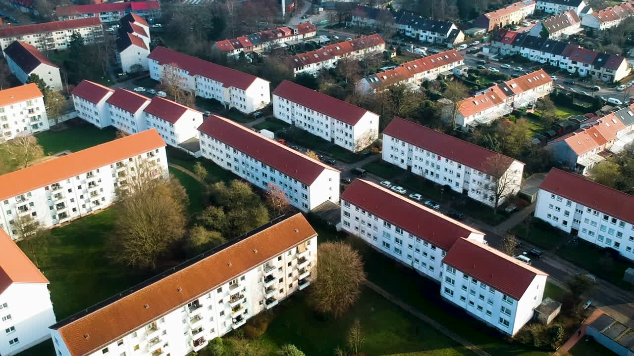 Luftaufnahme einer Wohnsiedlung im Stadtteil Bremen an einem sonnigen Tag, Deutschland