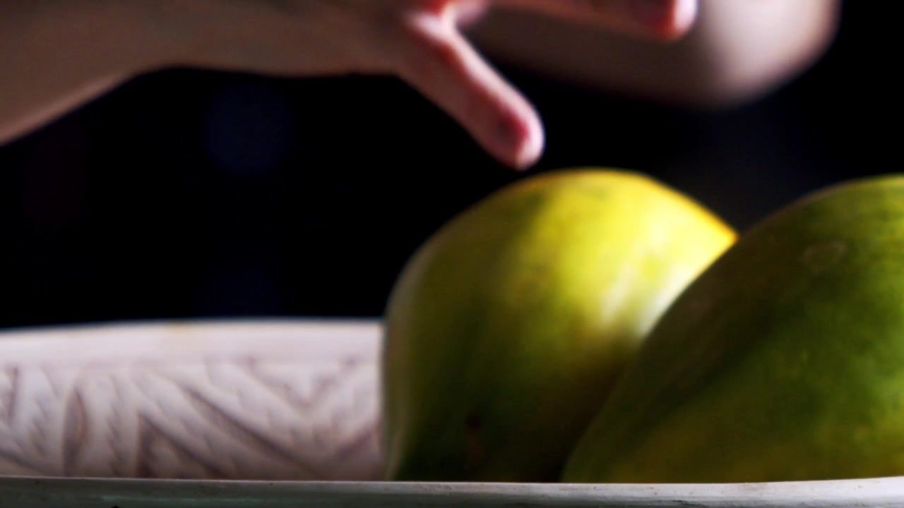 Frutta matura, appena raccolta, ricca di sapore e dal fascino genuino
