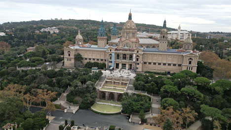 museo nacional de arte de cataluña, en la ciudad de barcelona.