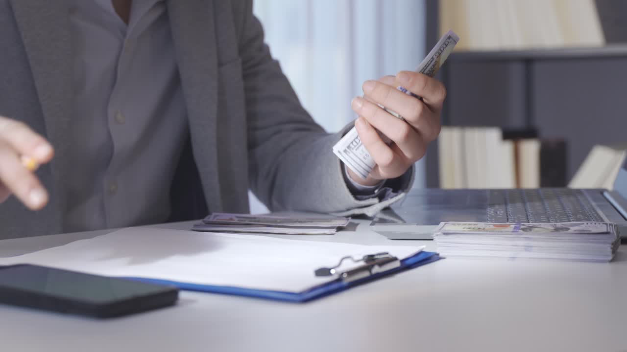 金融危機とお金を数える.