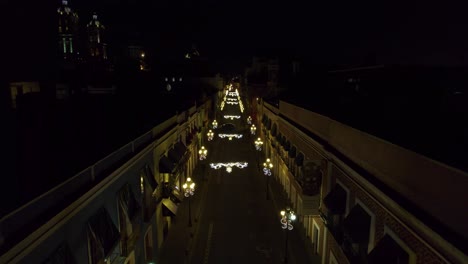 Drone footage of the Christmas light decorations in the streets of Puebla M&eacute;xico with the Cathedral in the background