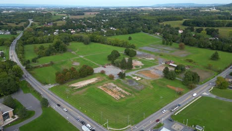 vista aérea del sitio de construcción por avión no tripulado