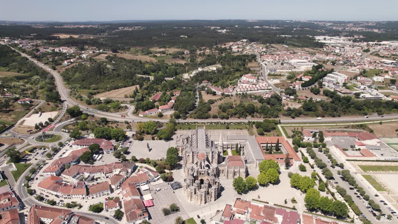 monasterio de batalha y ciudad circundante, leiria, portugal