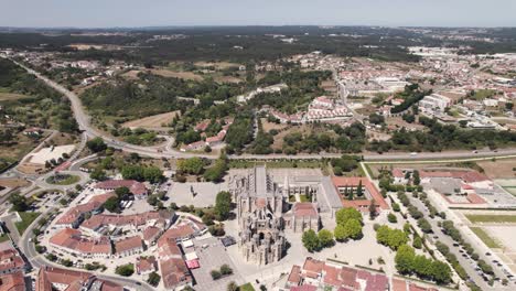 Batalha-Monastery-and-surrounding-town,-Leiria,-Portugal