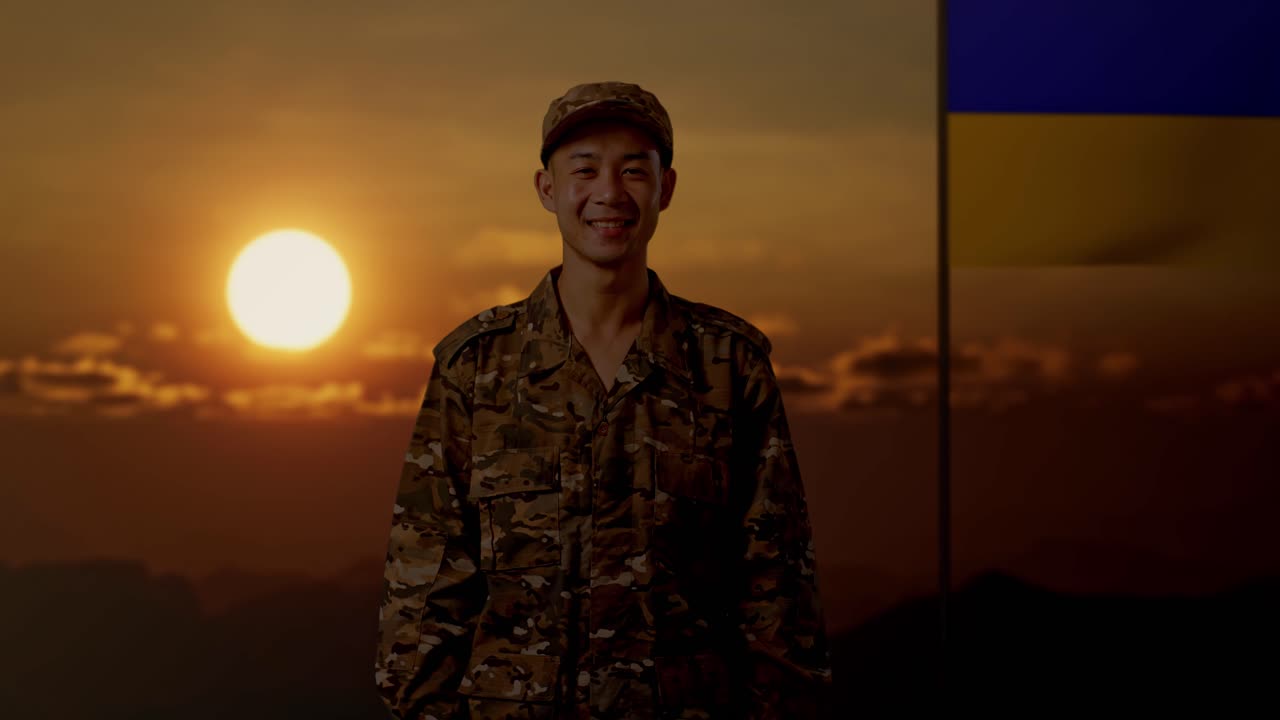 해가 지는 우크라이나 군인