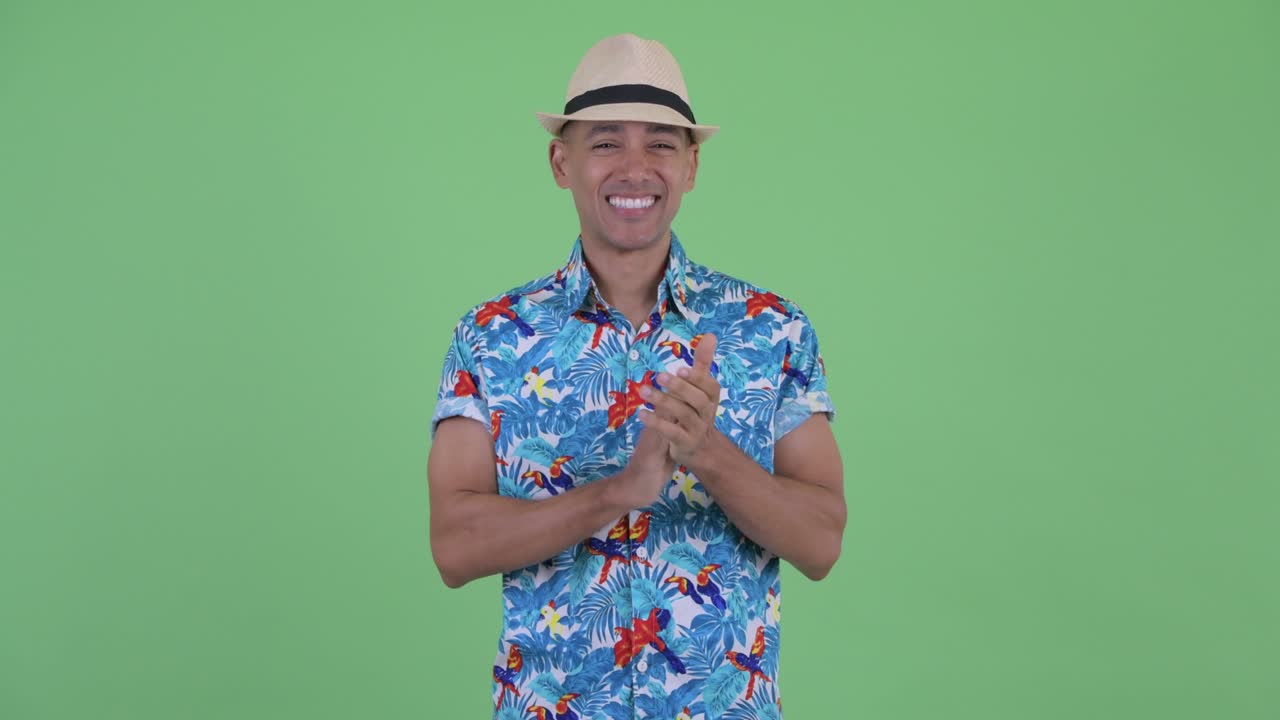 atractivo turista multiétnico listo para las vacaciones