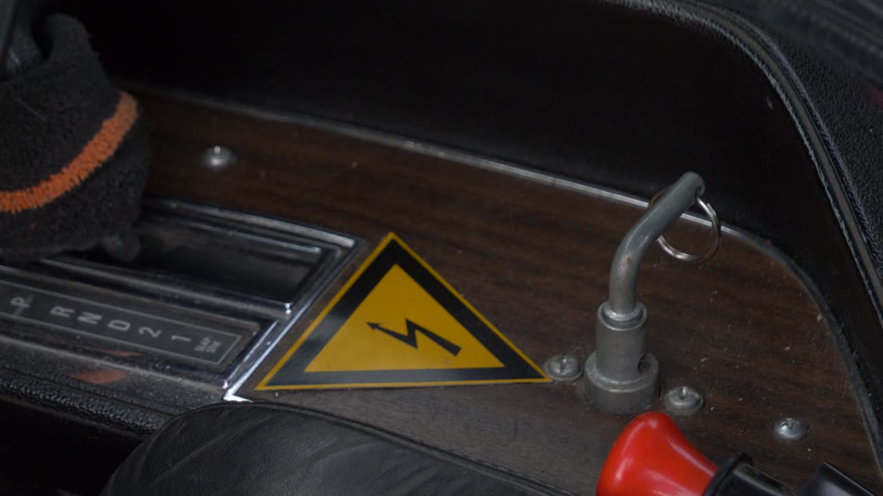 빈티지 닷지 챌린저의 기어 전환 클로즈업 샷