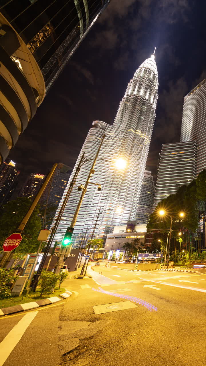 Kuala Lumpur petronas towers and skyline in vertical
