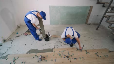 instalación de azulejos de cerámica para el suelo - medición y corte de las piezas. construcción, renovación, reparación de apartamentos. cortes de baldosas. corte de baldosas