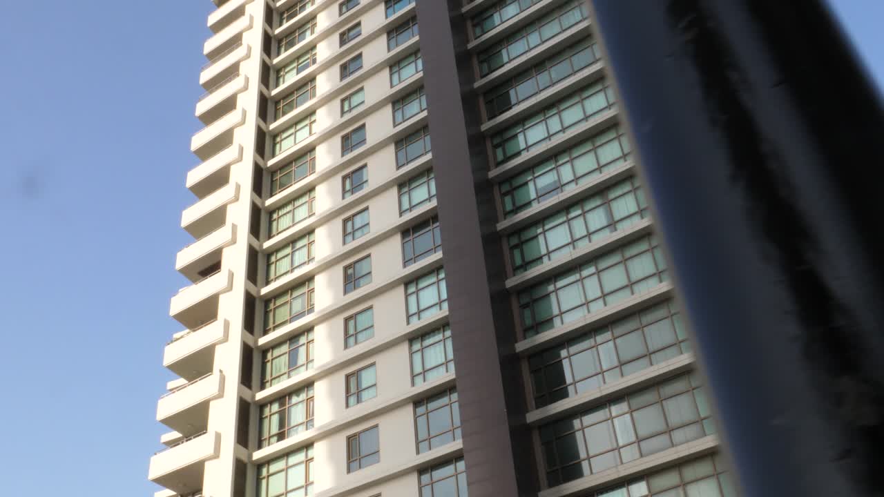 tiro de ángulo bajo de emaar en karachi