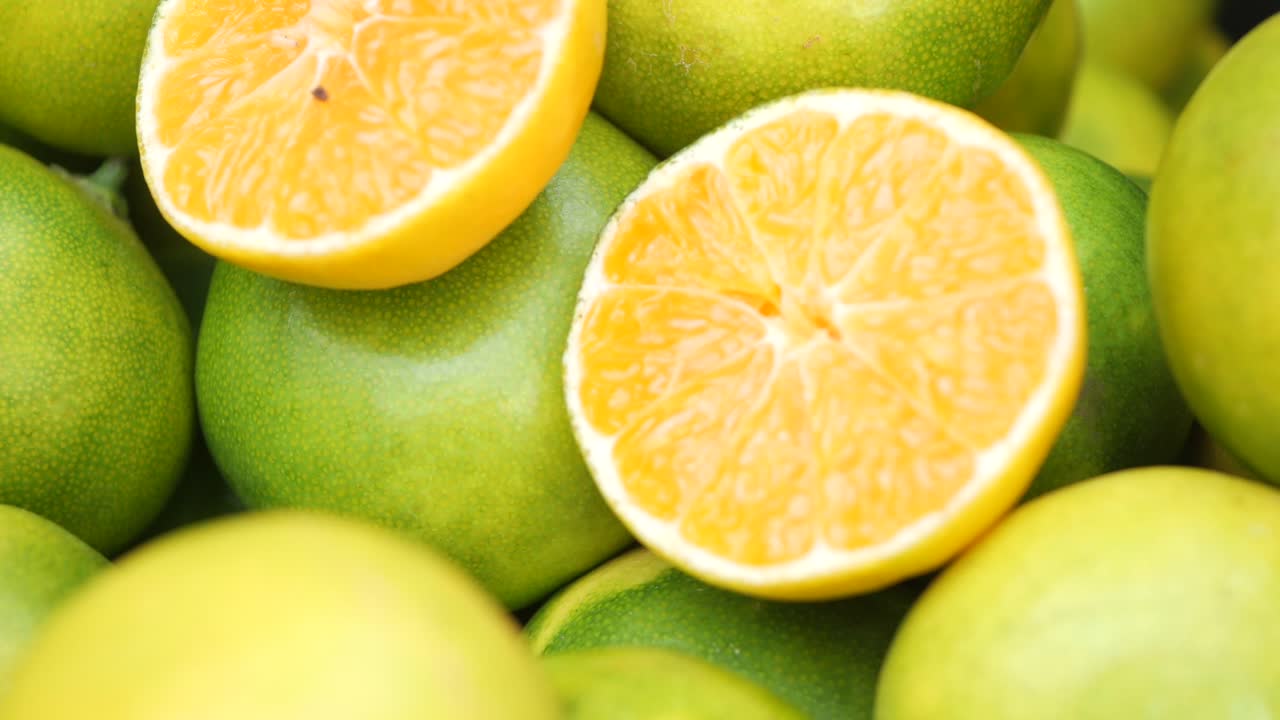 primer plano de naranjas frescas