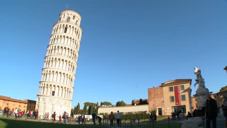 wide shot of the famous leaning tower of pisa 1