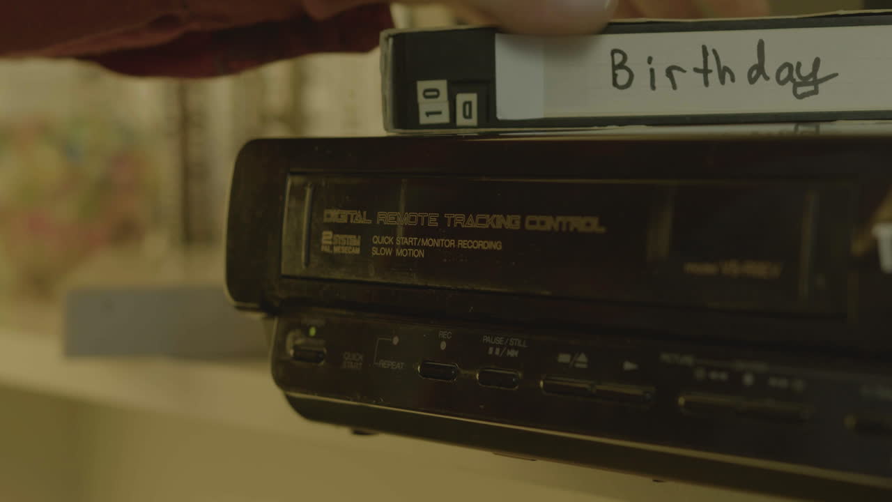 близкий взгляд на видео vhs-устройство