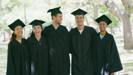 Retrato-De-Un-Grupo-De-Universitarios